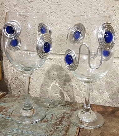2 Wine Glasses
